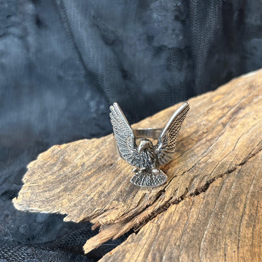 DEADSTOCK VINTAGE G&S SILVER EAGLE RING